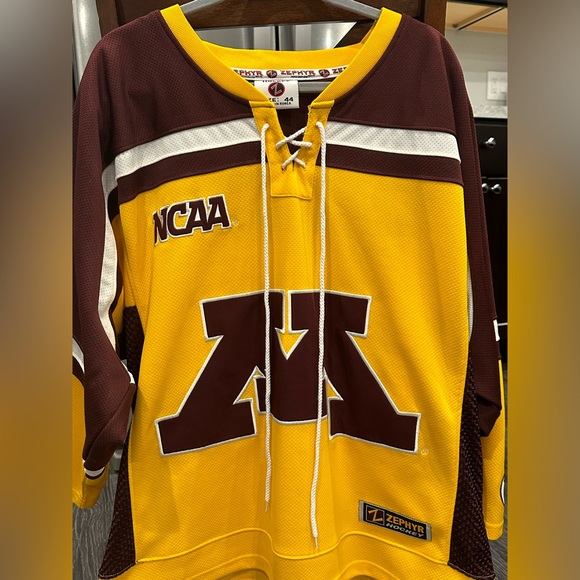 Minnesota Gophers Hockey Jersey - Picture 1 of 5